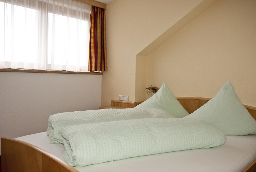 Ehstandhof Hotell Uderns Rum bild
